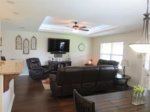 609 E Houston St, Llano, TX 78643 photo 10