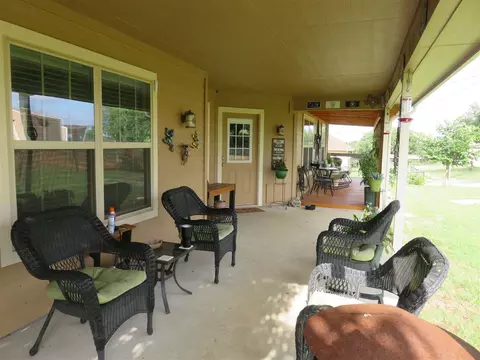 609 E Houston St, Llano, TX 78643 photo 16