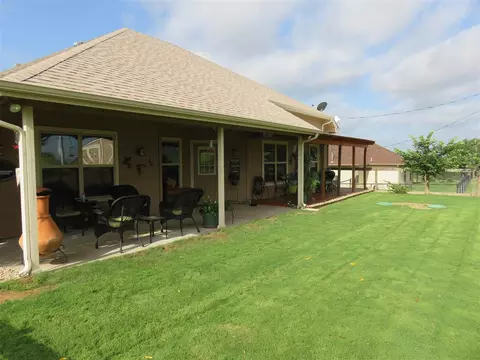 609 E Houston St, Llano, TX 78643 photo 19