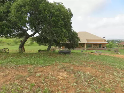 609 E Houston St, Llano, TX 78643 photo 21
