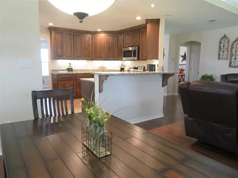609 E Houston St, Llano, TX 78643 photo 15