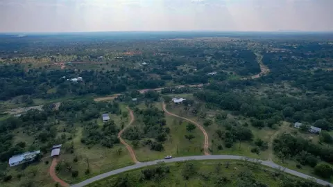 319 Thurman Loop, Llano, TX 78643 photo 2