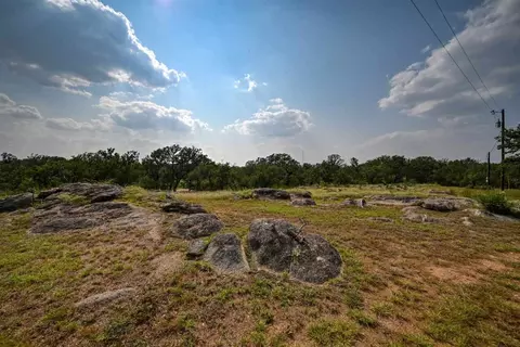 319 Thurman Loop, Llano, TX 78643 photo 13