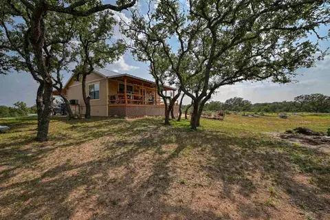 319 Thurman Loop, Llano, TX 78643 photo 5