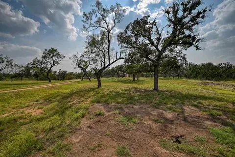319 Thurman Loop, Llano, TX 78643 photo 4