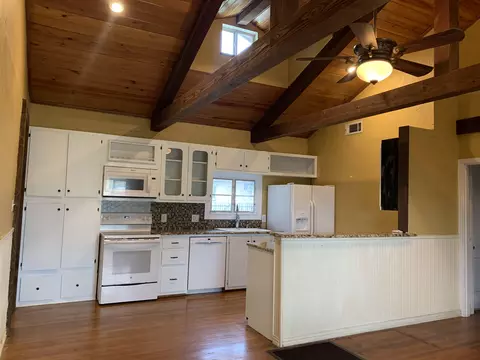 408 E Graves St, Burnet, TX 78611 photo 6