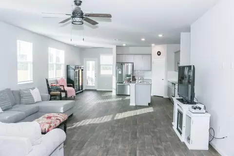 412 Dove Trl, Bertram, TX 78605 photo 5
