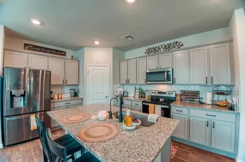 464 Dove Trl, Bertram, TX 78605 photo 9