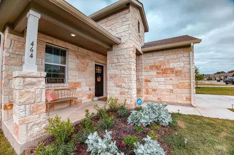 464 Dove Trl, Bertram, TX 78605 photo 2