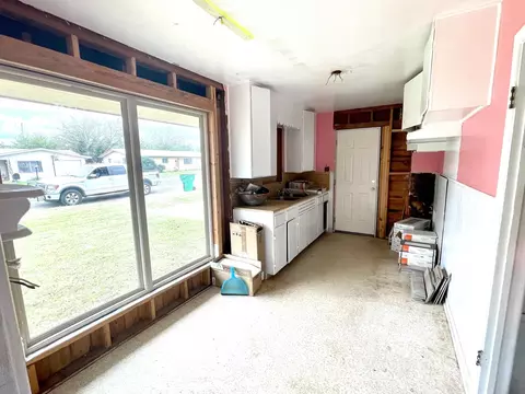 1107 E Brown St, Llano, TX 78643 photo 7