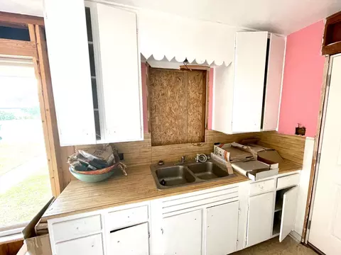 1107 E Brown St, Llano, TX 78643 photo 8
