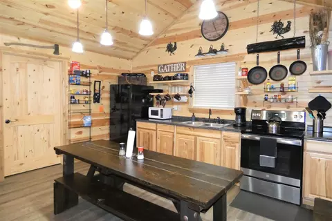 103 E Indian Bnd, Llano, TX 78643 photo 8