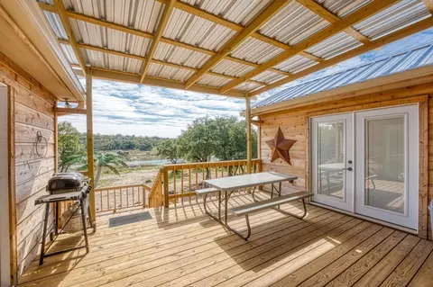 103 E Indian Bnd, Llano, TX 78643 photo 5