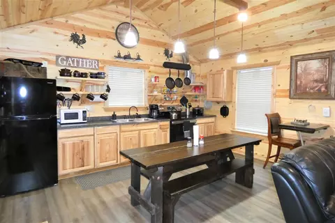 103 E Indian Bnd, Llano, TX 78643 photo 9