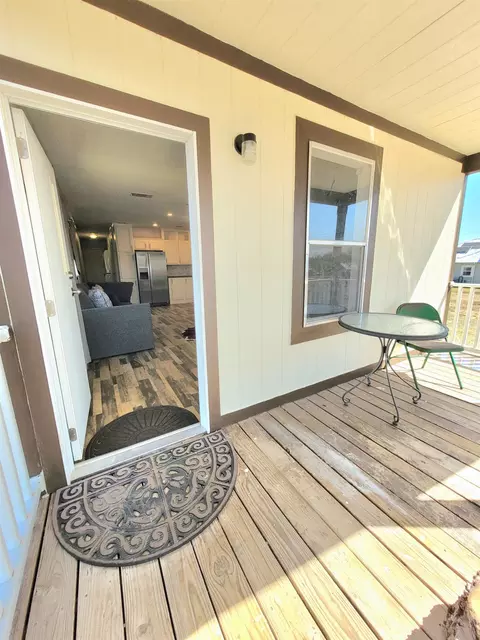 207 E Houston St, Llano, TX 78643 photo 2
