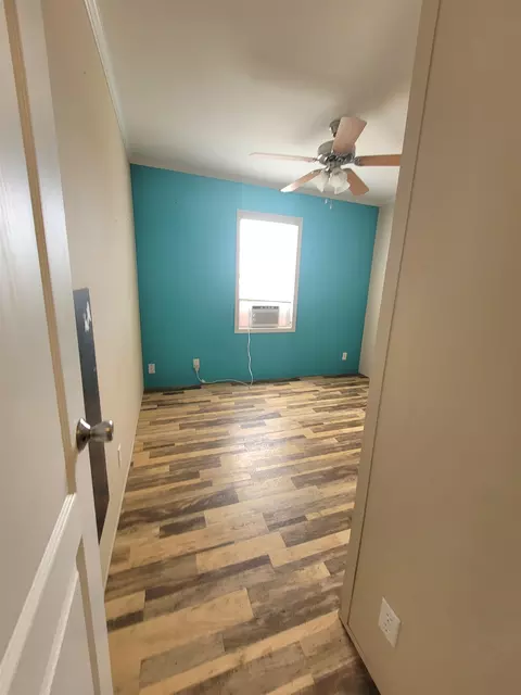 207 E Houston St, Llano, TX 78643 photo 14