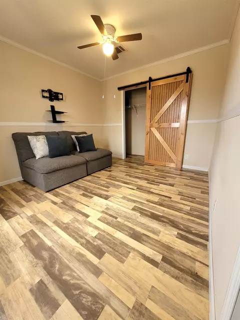 207 E Houston St, Llano, TX 78643 photo 22