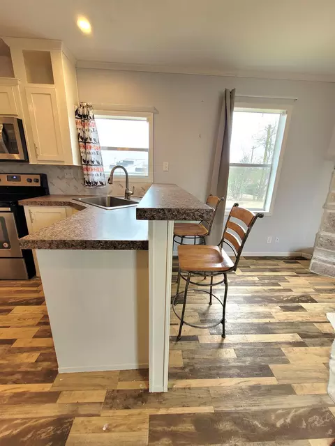 207 E Houston St, Llano, TX 78643 photo 9