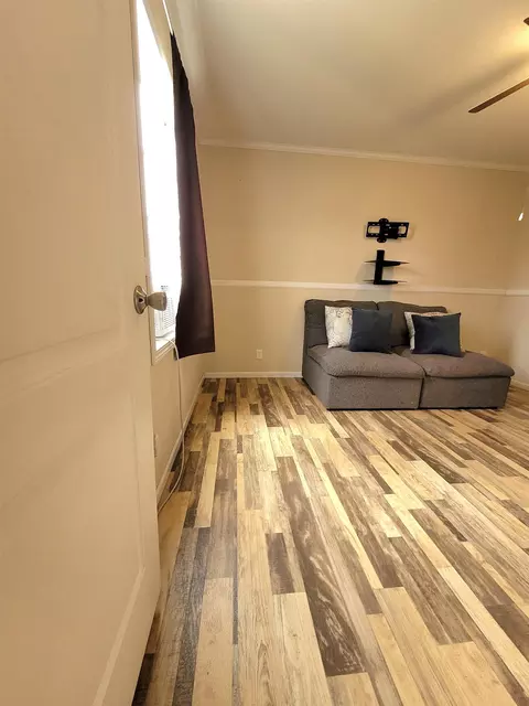 207 E Houston St, Llano, TX 78643 photo 21