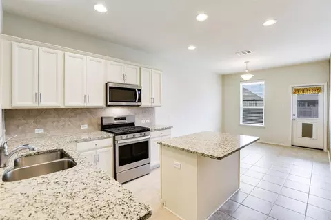 147 Palm Dr, Buda, TX 78610 photo 4