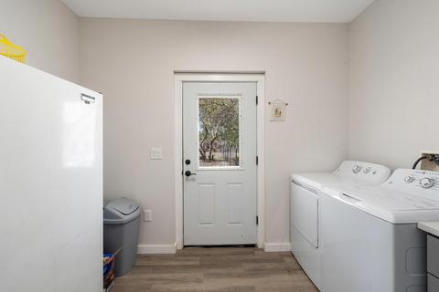 400 Cee Run, Bertram, TX 78605 photo 10