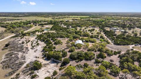 400 Cee Run, Bertram, TX 78605 photo 28