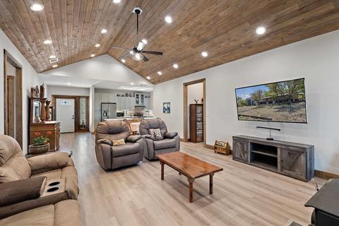 400 Cee Run, Bertram, TX 78605 photo 6