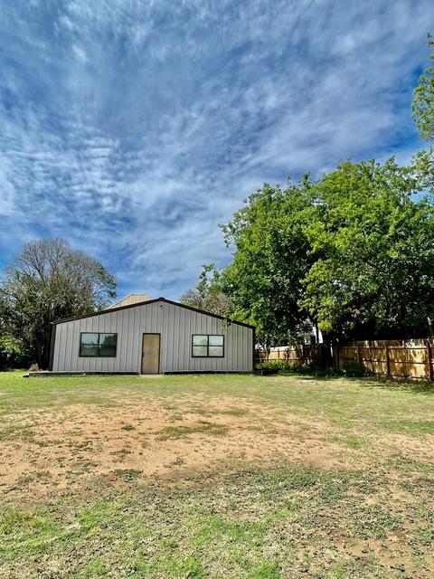 209 E Main St, Llano, TX 78643 photo 2