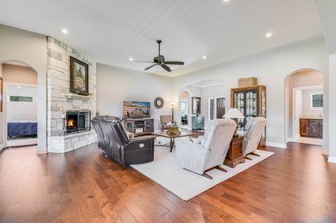 404 First Down Dash St, Burnet, TX 78611 photo 5