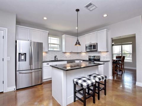 429 Dove Trl, Bertram, TX 78605 photo 3