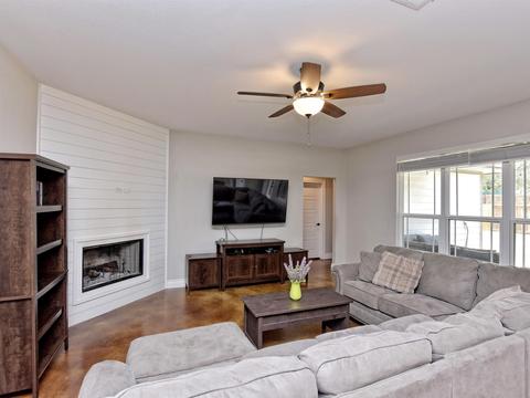 429 Dove Trl, Bertram, TX 78605 photo 6