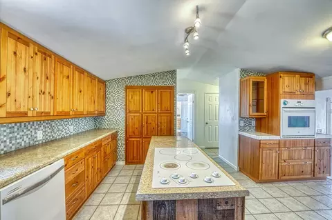 205 Thurman Loop, Llano, TX 78643 photo 6