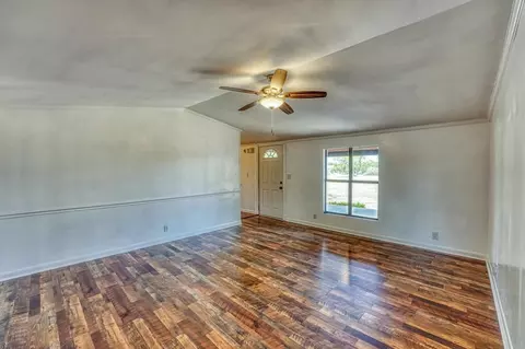 205 Thurman Loop, Llano, TX 78643 photo 3
