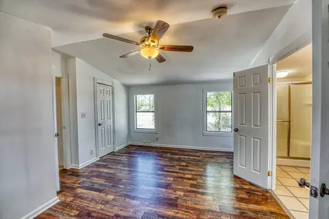205 Thurman Loop, Llano, TX 78643 photo 10