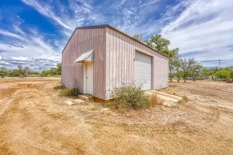 205 Thurman Loop, Llano, TX 78643 photo 17