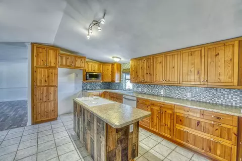 205 Thurman Loop, Llano, TX 78643 photo 7