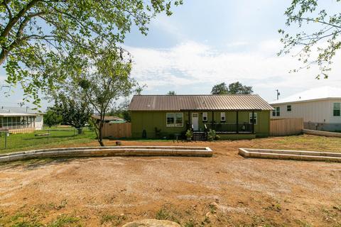 804 E Green St, Llano, TX 78643 photo 3