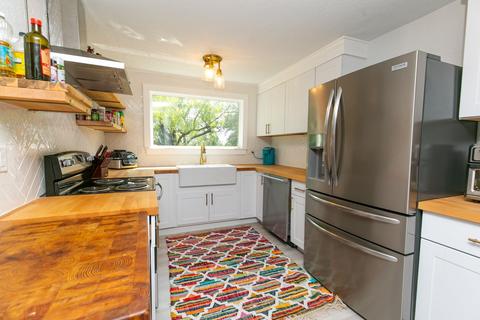804 E Green St, Llano, TX 78643 photo 11