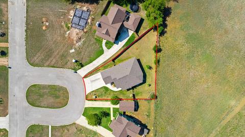 307 Sage Cir, Blanco, TX 78606 photo 3