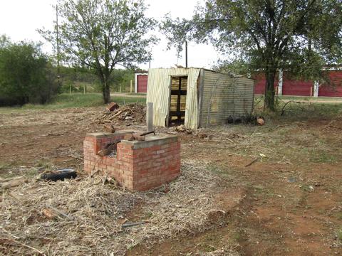 201 E Taylor St, Llano, TX 78643 photo 3