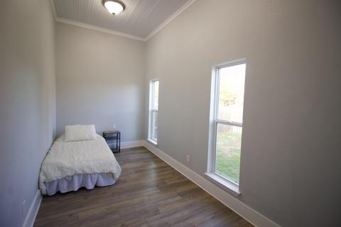 115 W Elm St, Bertram, TX 78605 photo 15