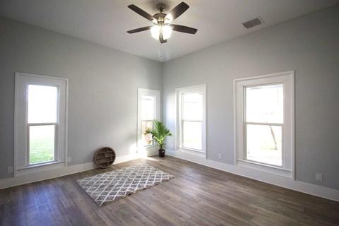115 W Elm St, Bertram, TX 78605 photo 10