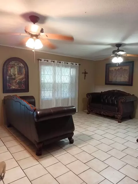 633 Johnson St, Bertram, TX 78605 photo 1