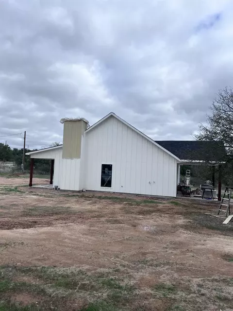 227 Thurman Loop, Llano, TX 78643 photo 6