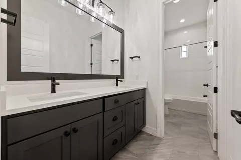 Bath - 134 Whispering Wind Rd, Bertram, TX 78605 photo 4 of 6