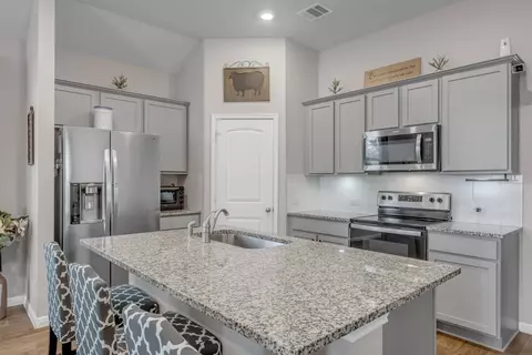 152 Hunter Loop, Bertram, TX 78605 photo 11