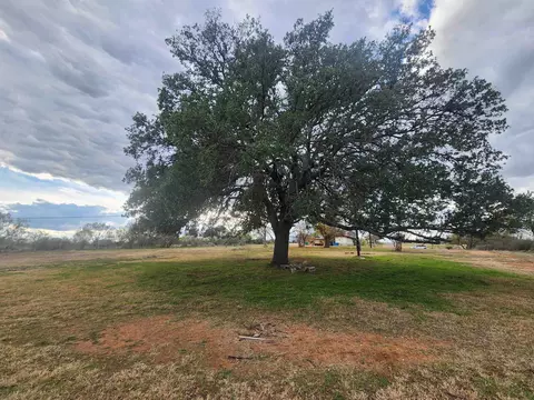 1500 Cedar, Llano, TX 78643 photo 2