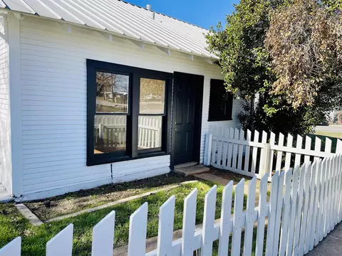 110 E Lampasas, Llano, TX 78643 photo 6
