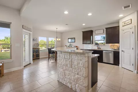 Kitchen - 105 Pradera Cv, Bertram, TX 78605 photo 3 of 5