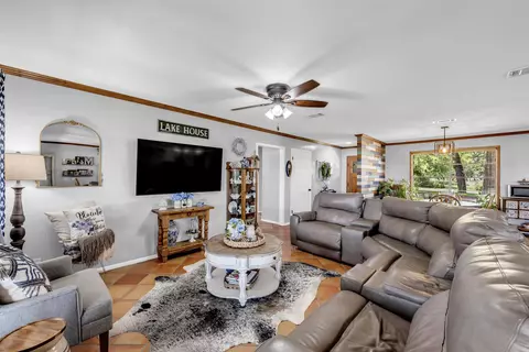 211 Apache Trl, Burnet, TX 78611 photo 1